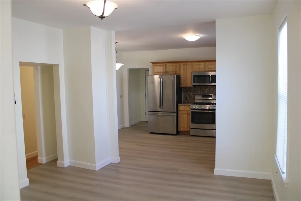 3 bed, 2 bath apartment for rent at 1461 Hyde Park Ave Unit 1, Hyde Park — photo 3 of 17