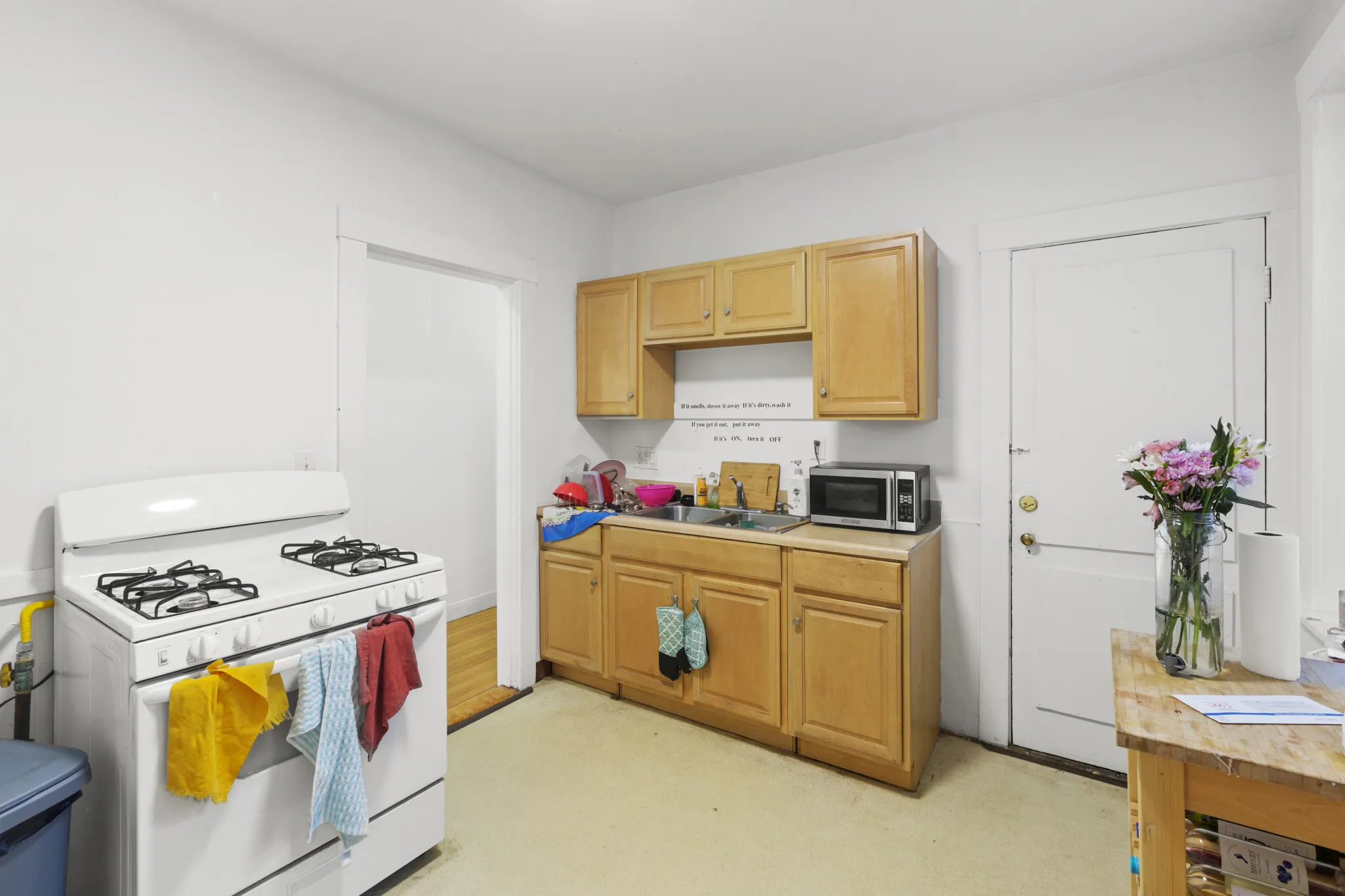 3 bed, 2 bath apartment for rent at 1462 Commonwealth Ave Unit 2, Brighton — photo 3 of 24