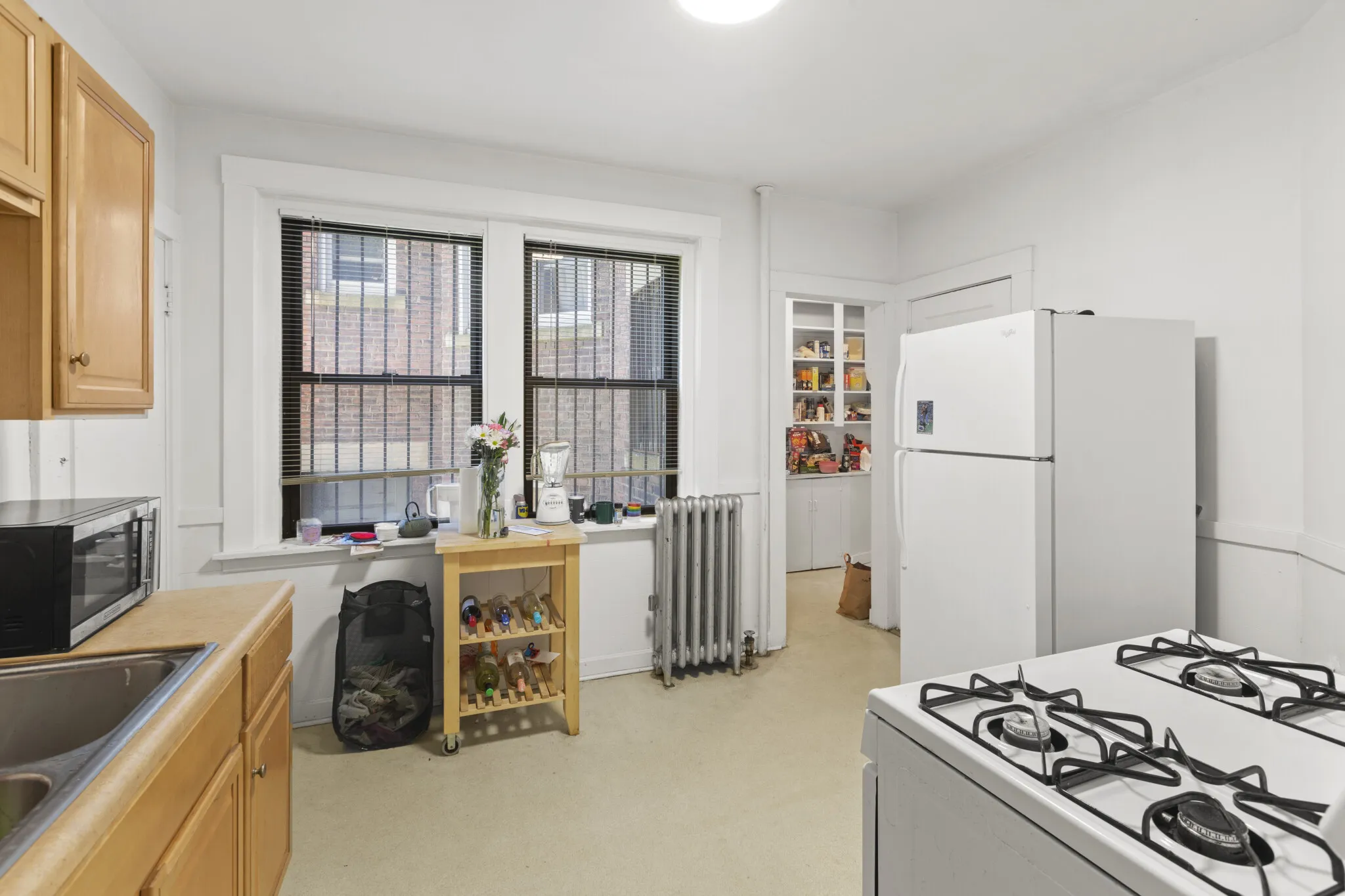 3 bed, 2 bath apartment for rent at 1462 Commonwealth Ave Unit 2, Brighton — photo 1 of 24