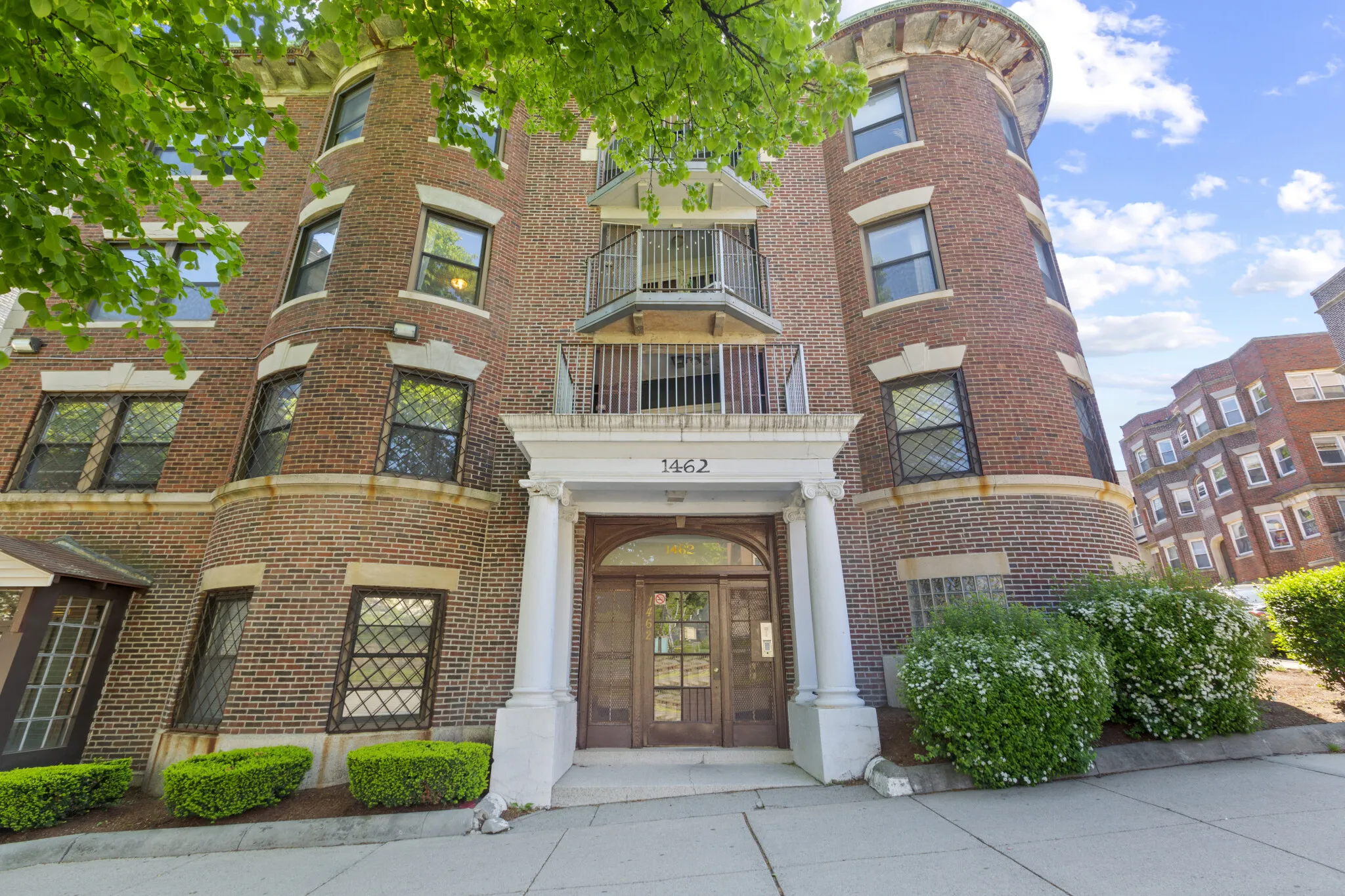 3 bed, 2 bath apartment for rent at 1462 Commonwealth Ave Unit 2, Brighton — photo 6 of 24