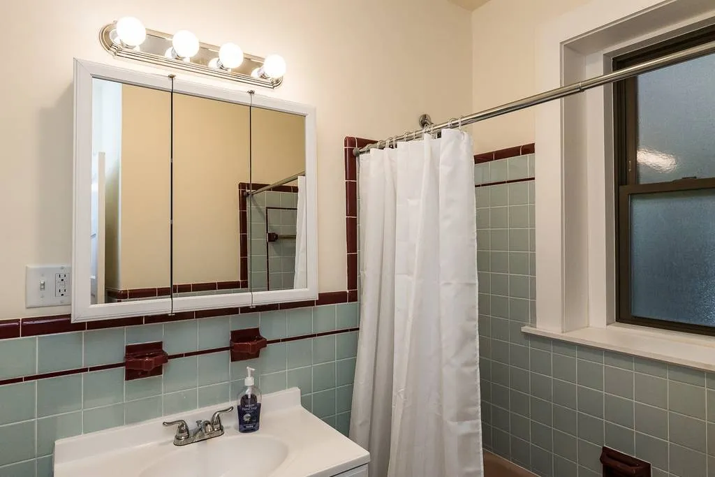 1 bed, 1 bath apartment for rent at 1463 Beacon St Unit 11, Griggs Park — photo 6 of 10