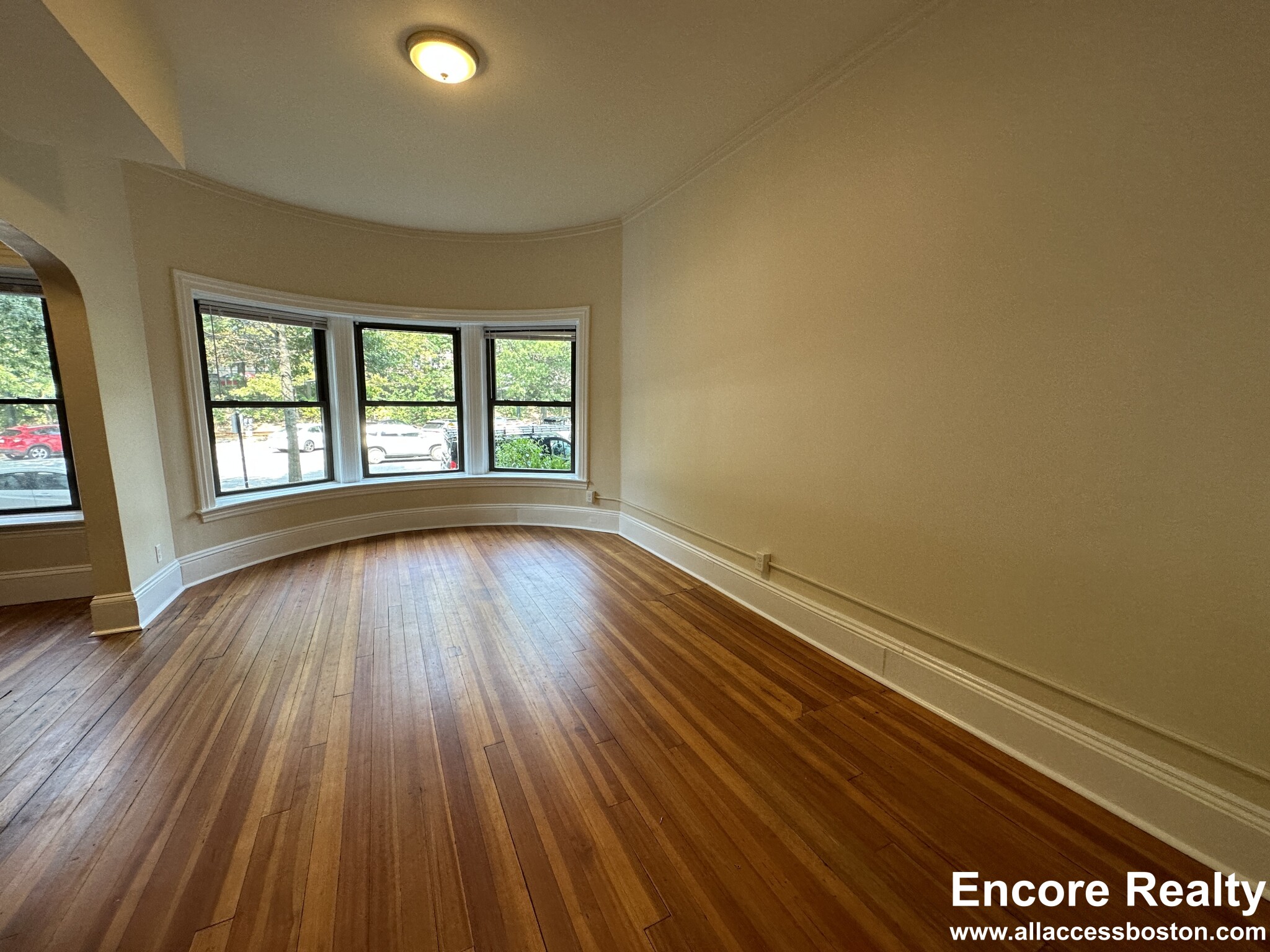 1 bed, 1 bath apartment for rent at 1463 Beacon St Unit 12, Griggs Park — photo 2 of 11