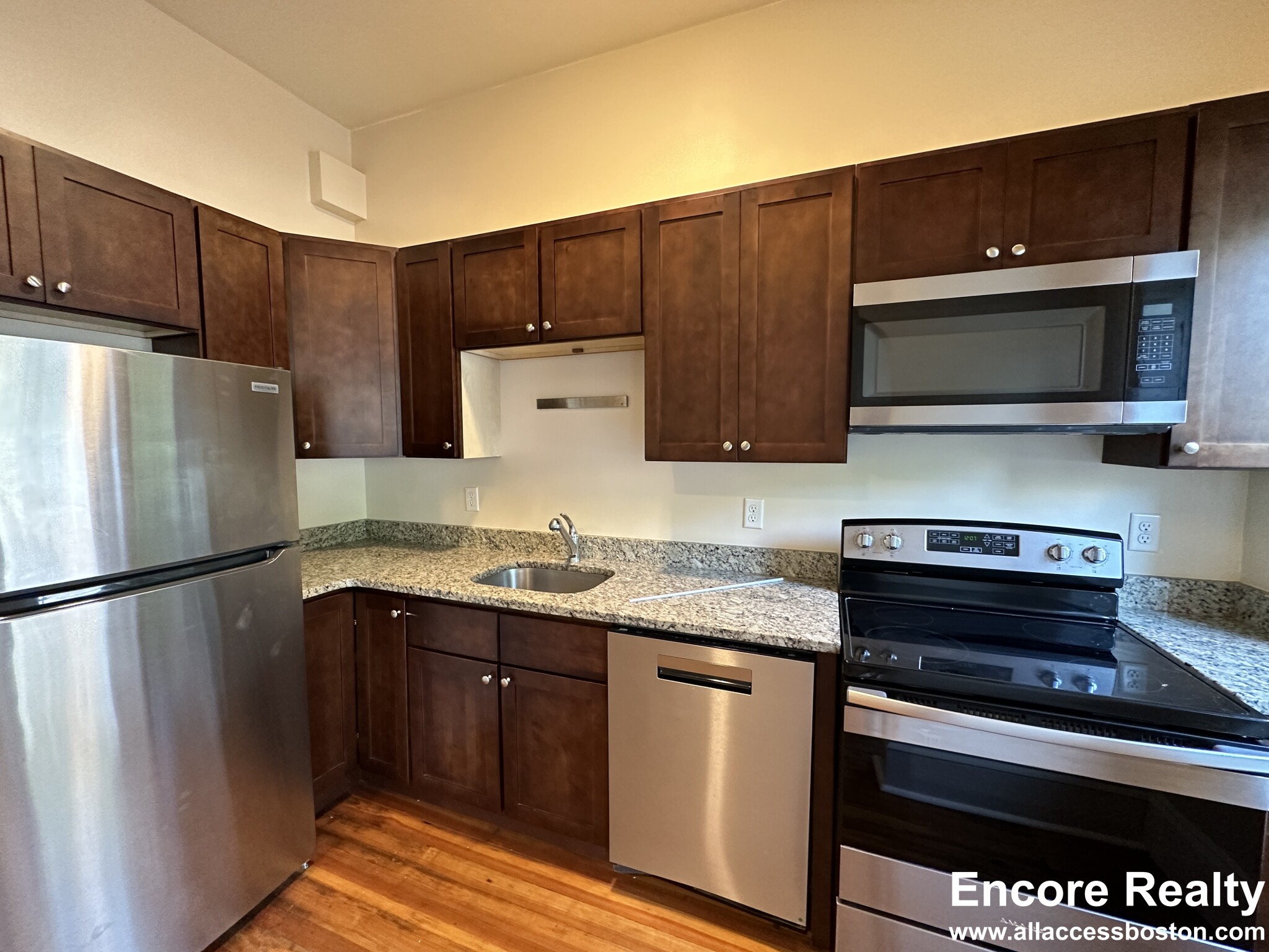 1 bed, 1 bath apartment for rent at 1463 Beacon St Unit 12, Griggs Park — photo 5 of 11