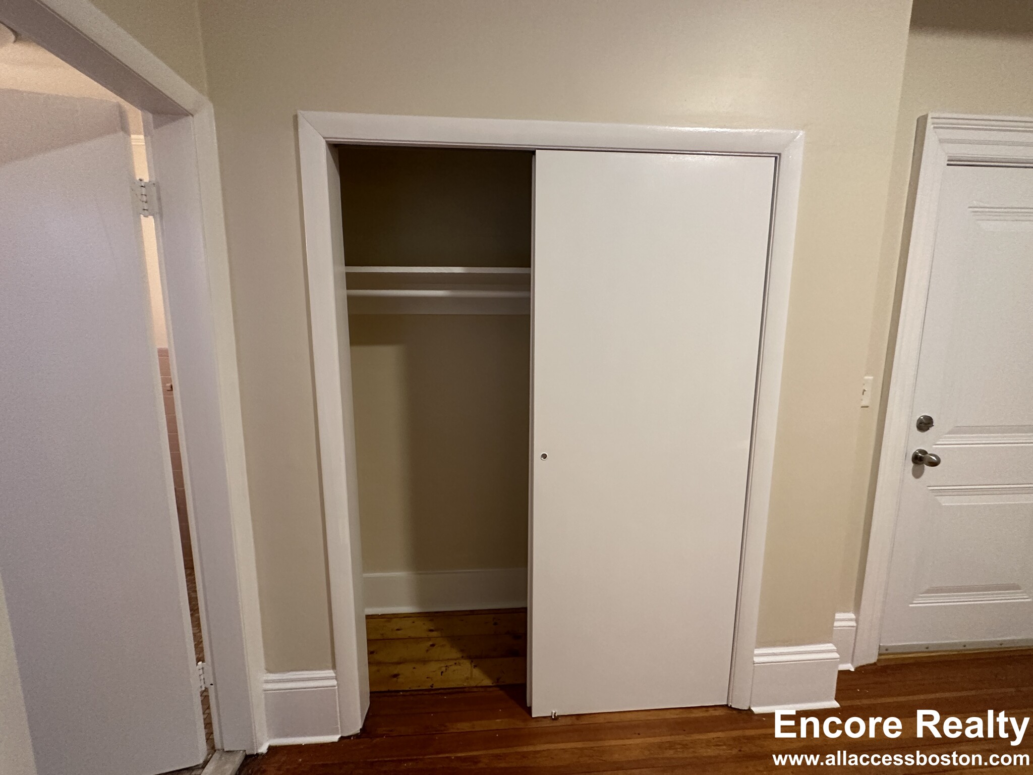 1 bed, 1 bath apartment for rent at 1463 Beacon St Unit 12, Griggs Park — photo 10 of 11