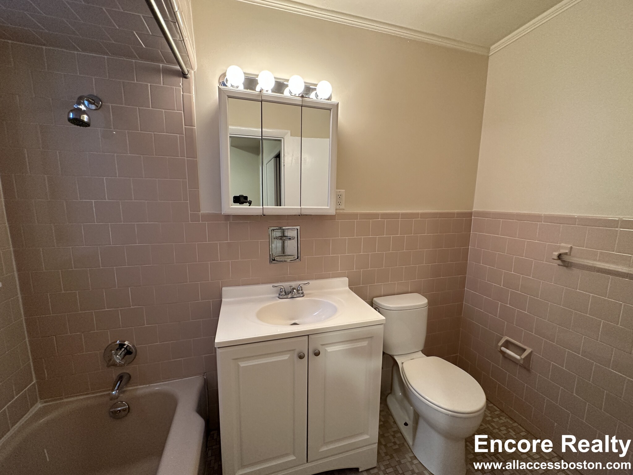 1 bed, 1 bath apartment for rent at 1463 Beacon St Unit 12, Griggs Park — photo 11 of 11