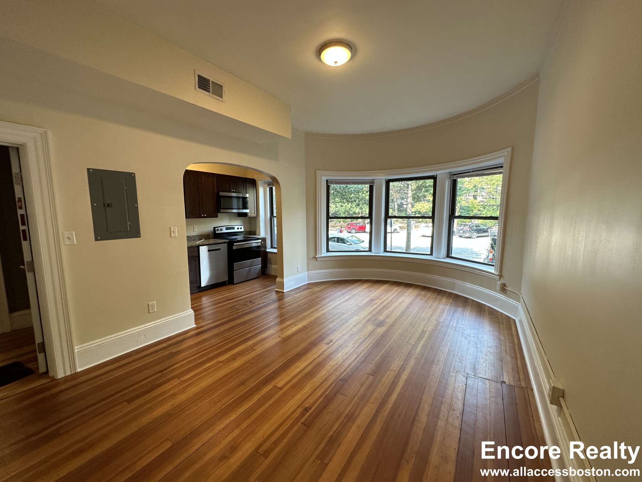 1 bed, 1 bath apartment for rent at 1463 Beacon St Unit 12, Griggs Park — photo 1 of 11