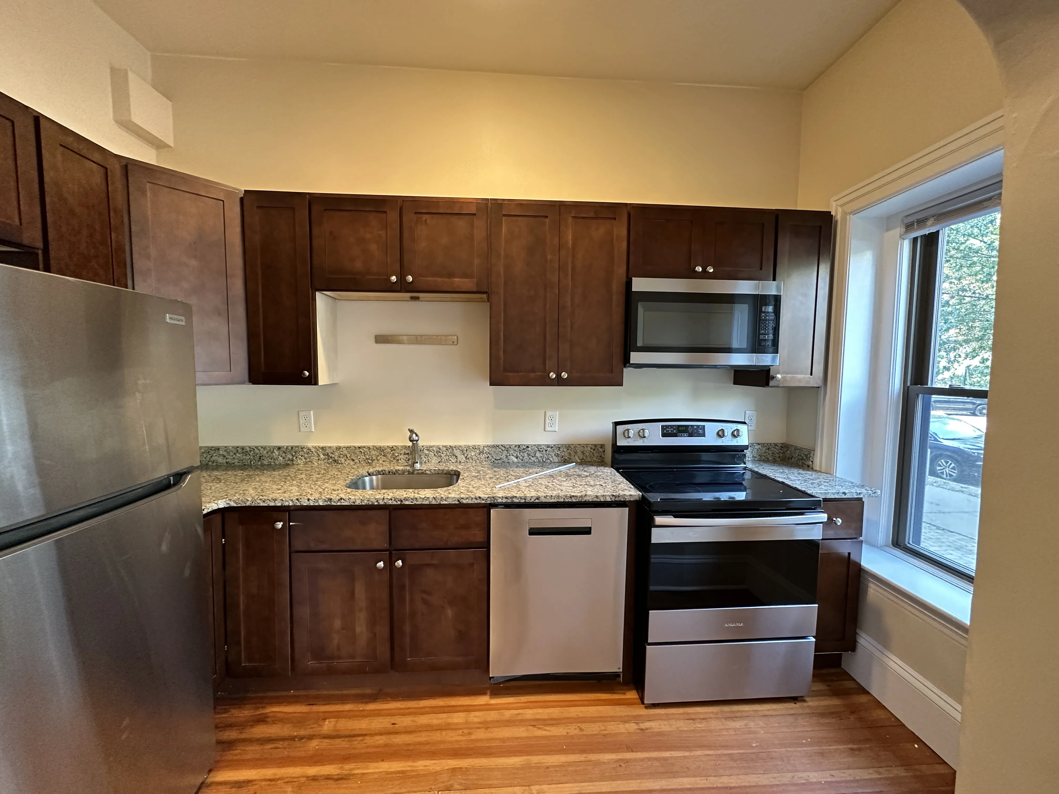 1 bed, 1 bath apartment for rent at 1463 Beacon St Unit 12D, Griggs Park — photo 1 of 15