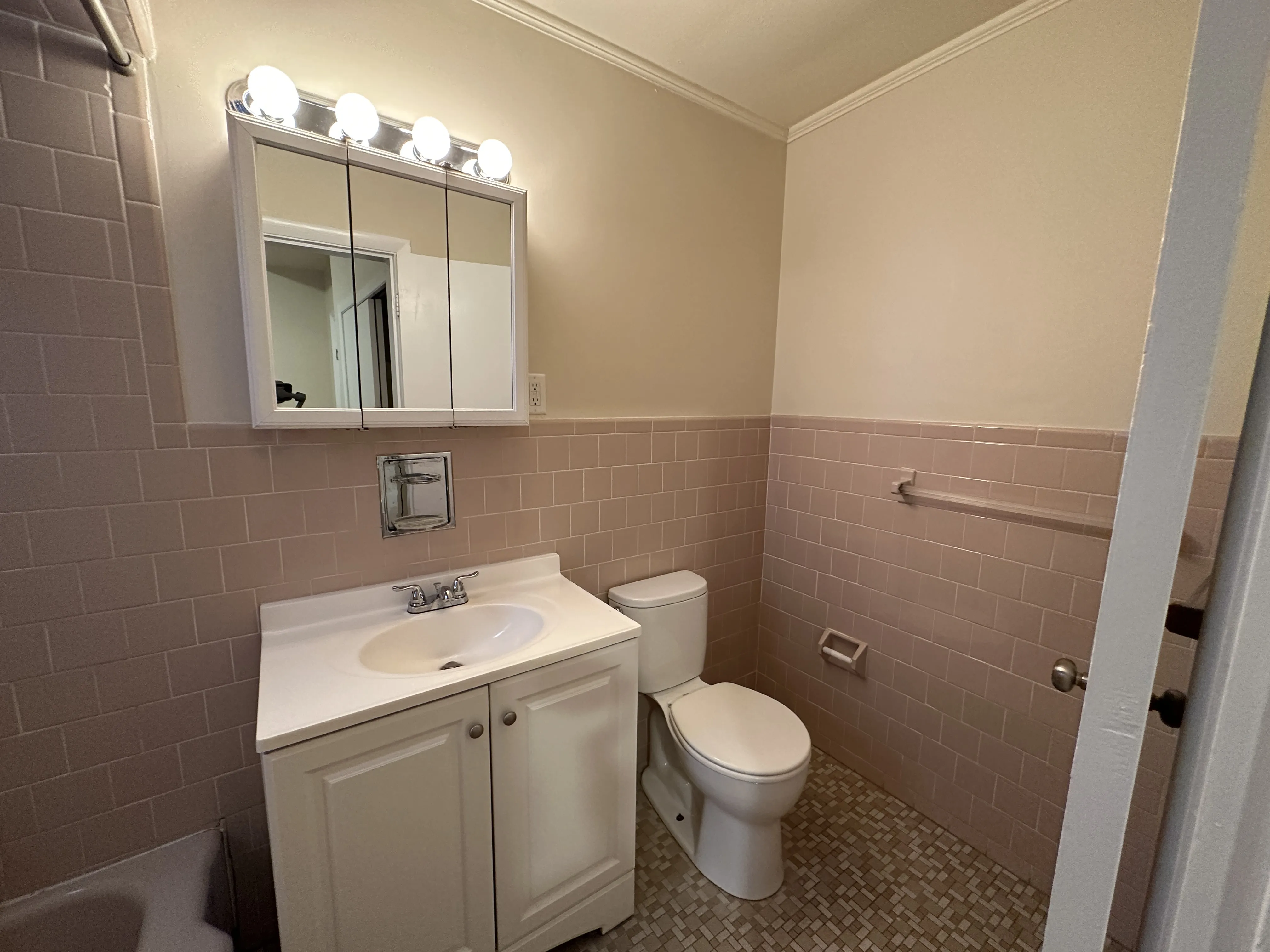 1 bed, 1 bath apartment for rent at 1463 Beacon St Unit 12D, Griggs Park — photo 13 of 15