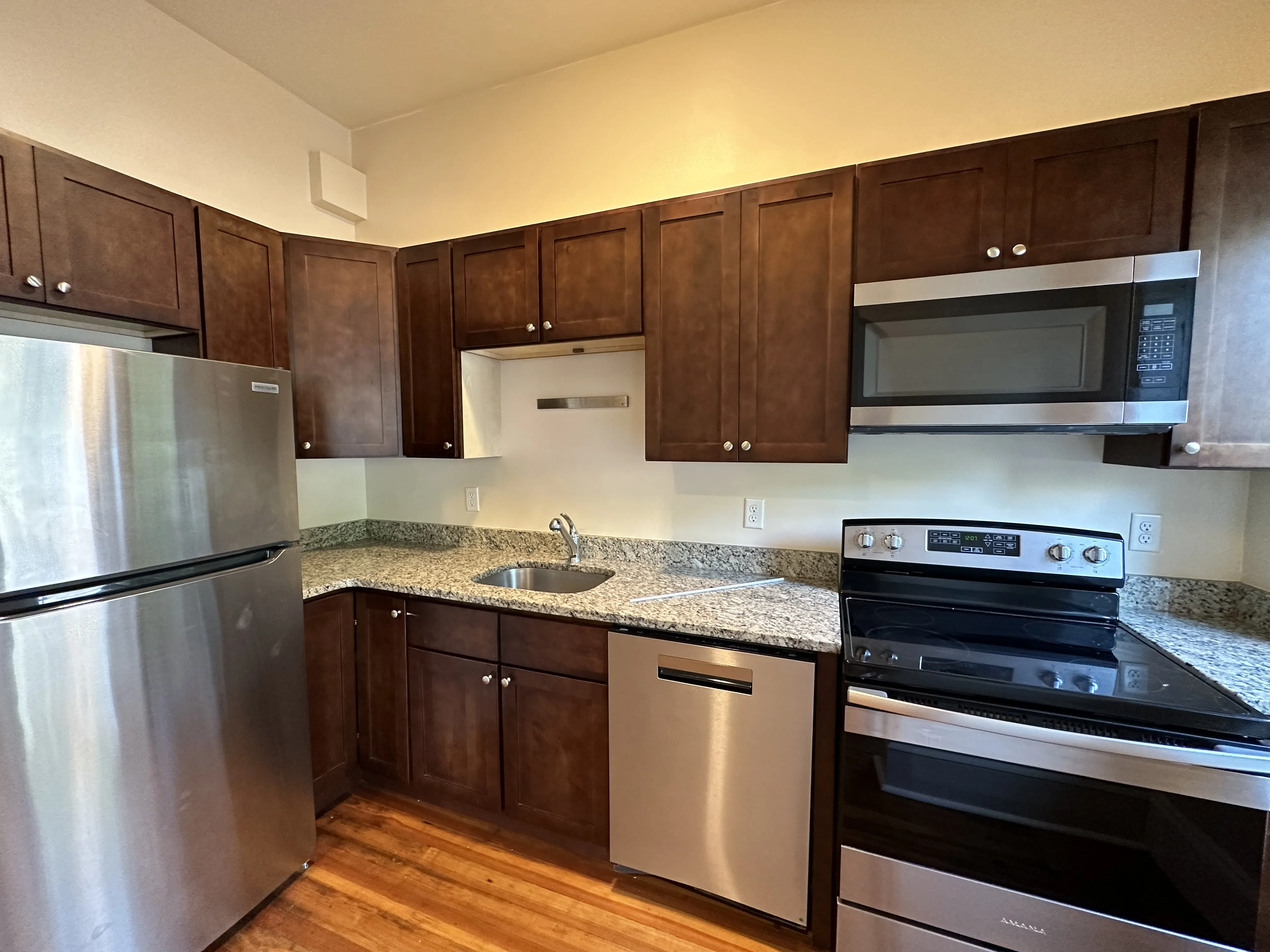 1 bed, 1 bath apartment for rent at 1463 Beacon St Unit 12D, Griggs Park — photo 2 of 15