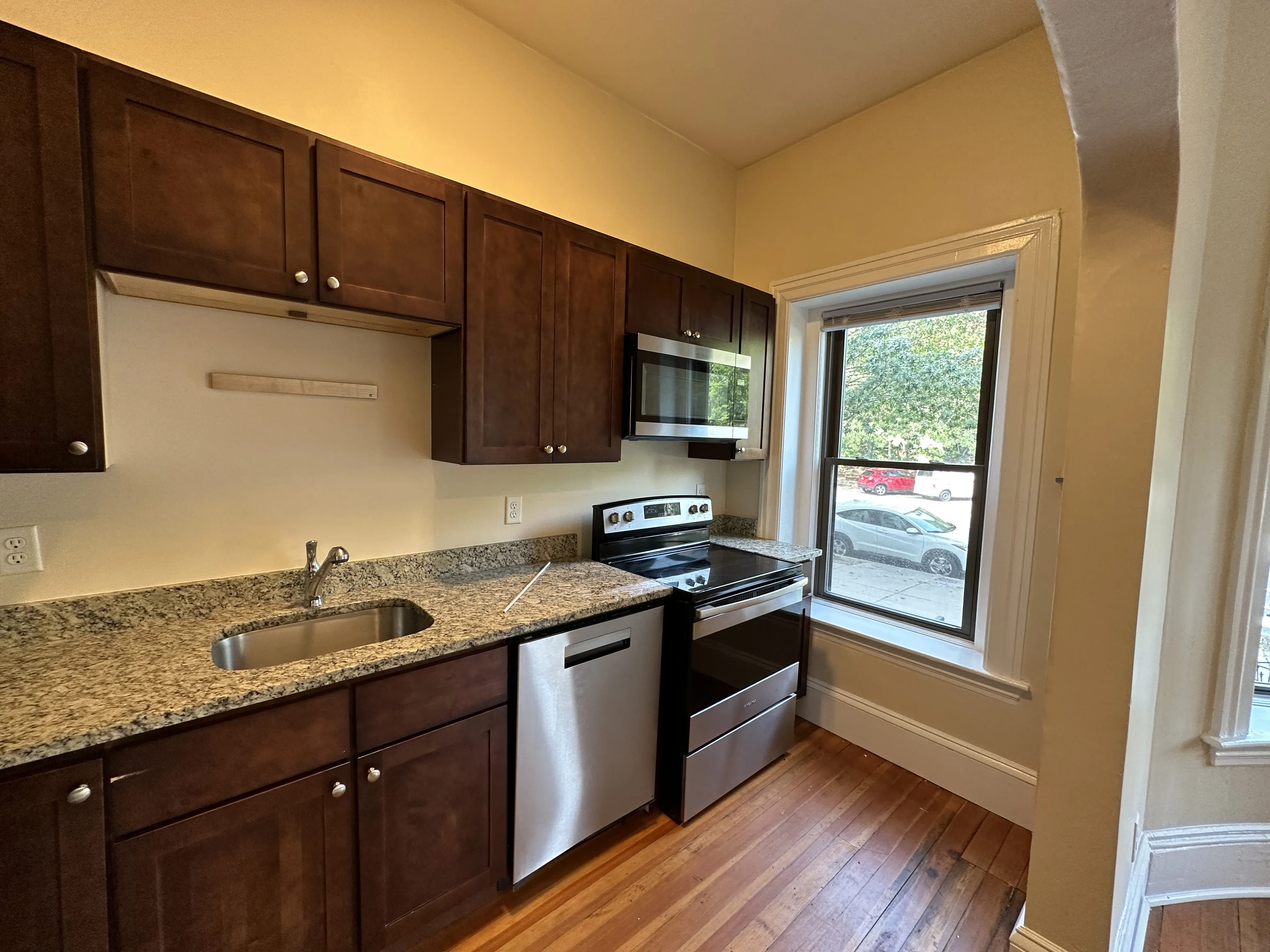 1 bed, 1 bath apartment for rent at 1463 Beacon St Unit 12D, Griggs Park — photo 3 of 15