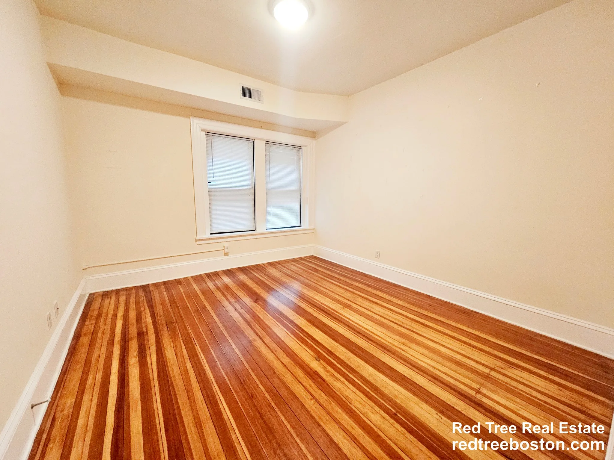 2 bed, 1 bath apartment for rent at 1463 Beacon St Unit 23, Griggs Park — photo 3 of 22
