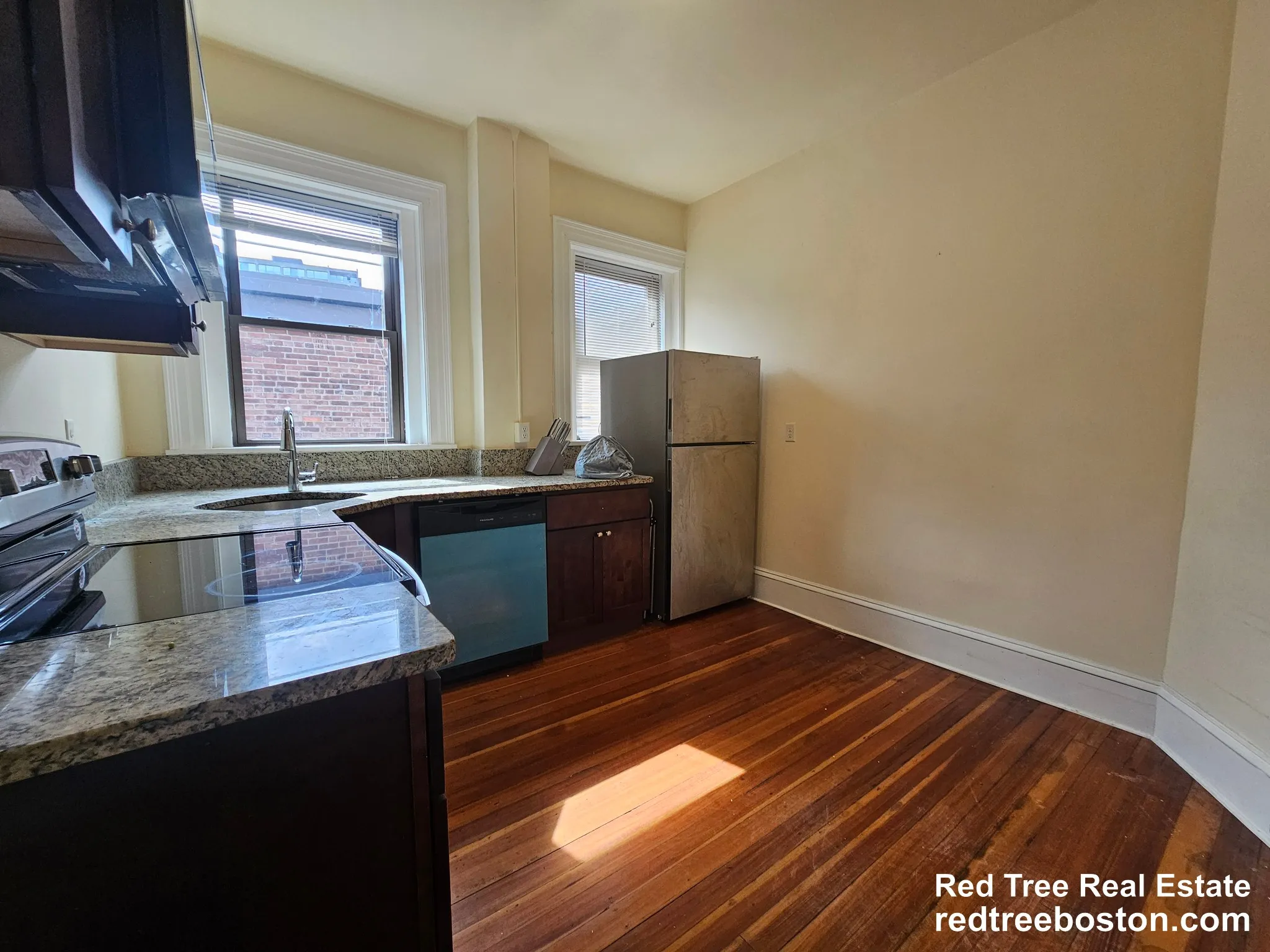 2 bed, 1 bath apartment for rent at 1463 Beacon St Unit 23, Griggs Park — photo 2 of 22