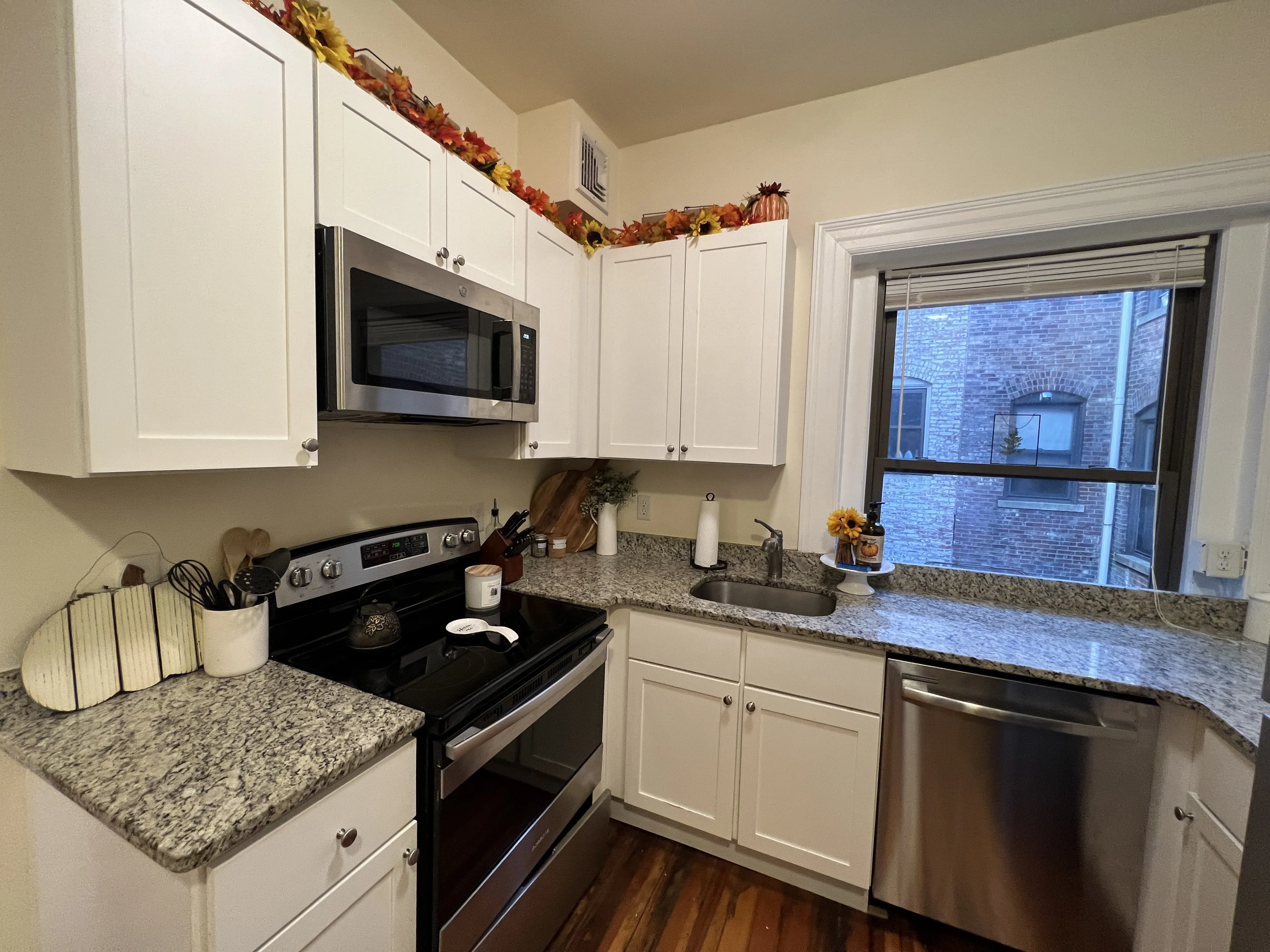 2 bed, 1 bath apartment for rent at 1463 Beacon St Unit 43, Griggs Park — photo 10 of 28