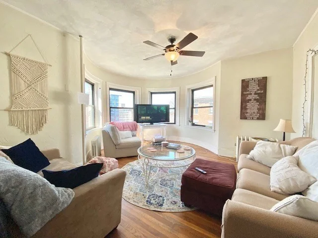 3 bed, 1 bath apartment for rent at 1466 Commonwealth Ave Unit 2, Boston — photo 4 of 12