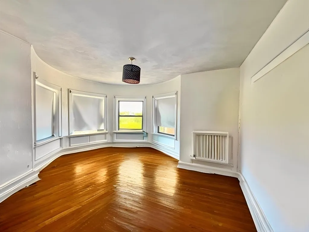 4 bed, 1 bath apartment for rent at 1466 Commonwealth Ave Unit 3, Brighton — photo 8 of 19