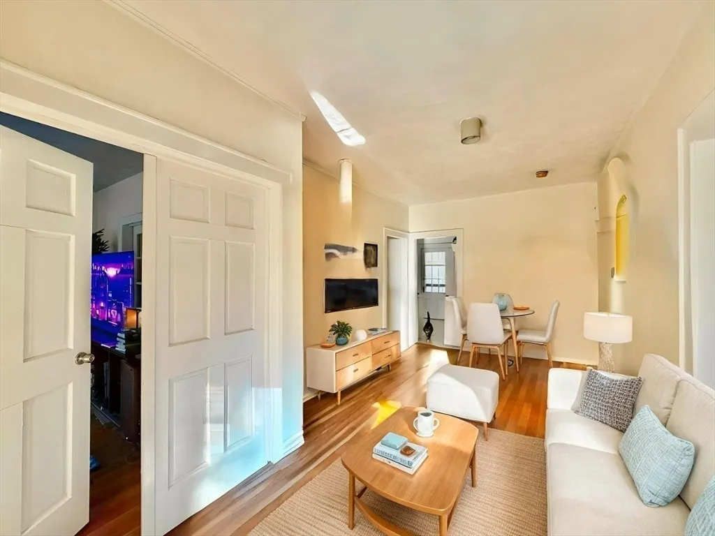 4 bed, 1 bath apartment for rent at 1466 Commonwealth Ave Unit 3, Brighton — photo 2 of 19
