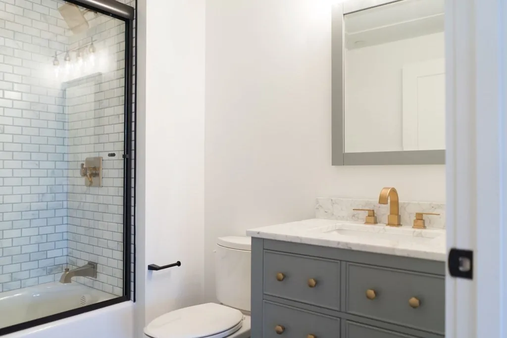 Studio bed, 1 bath apartment for rent at 1467 Tremont St Unit 204, Mission Hill — photo 4 of 15