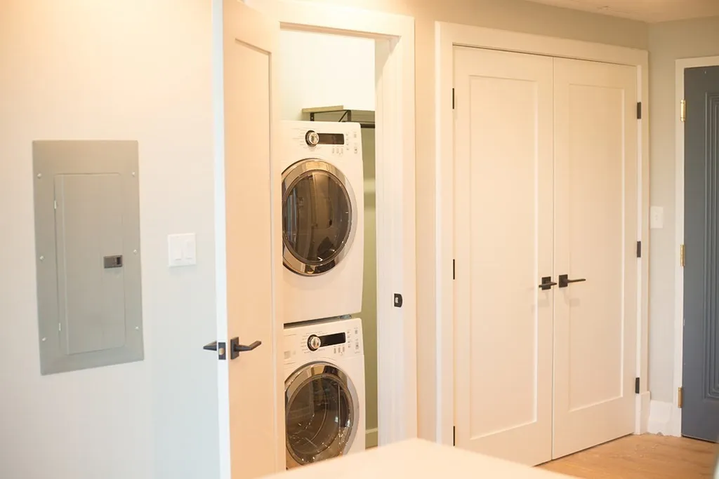 Studio bed, 1 bath apartment for rent at 1467 Tremont St Unit 204, Mission Hill — photo 3 of 15