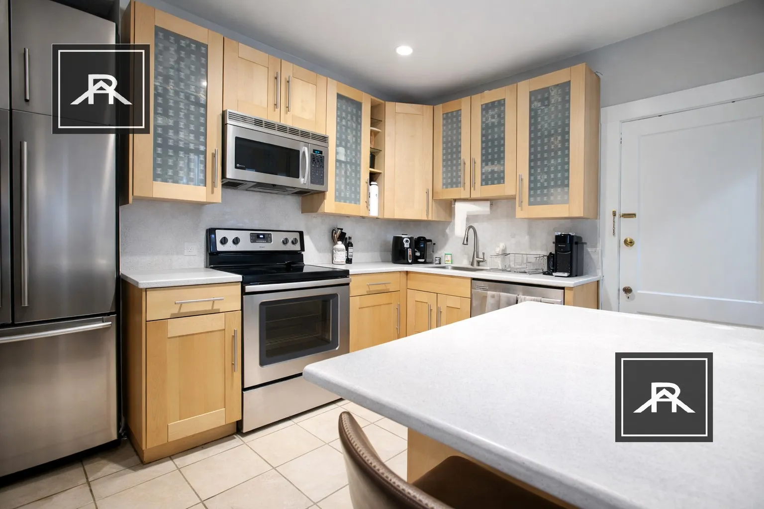 3 bed, 1 bath apartment for rent at 1468 Commonwealth Ave Unit 1, Brighton — photo 3 of 12