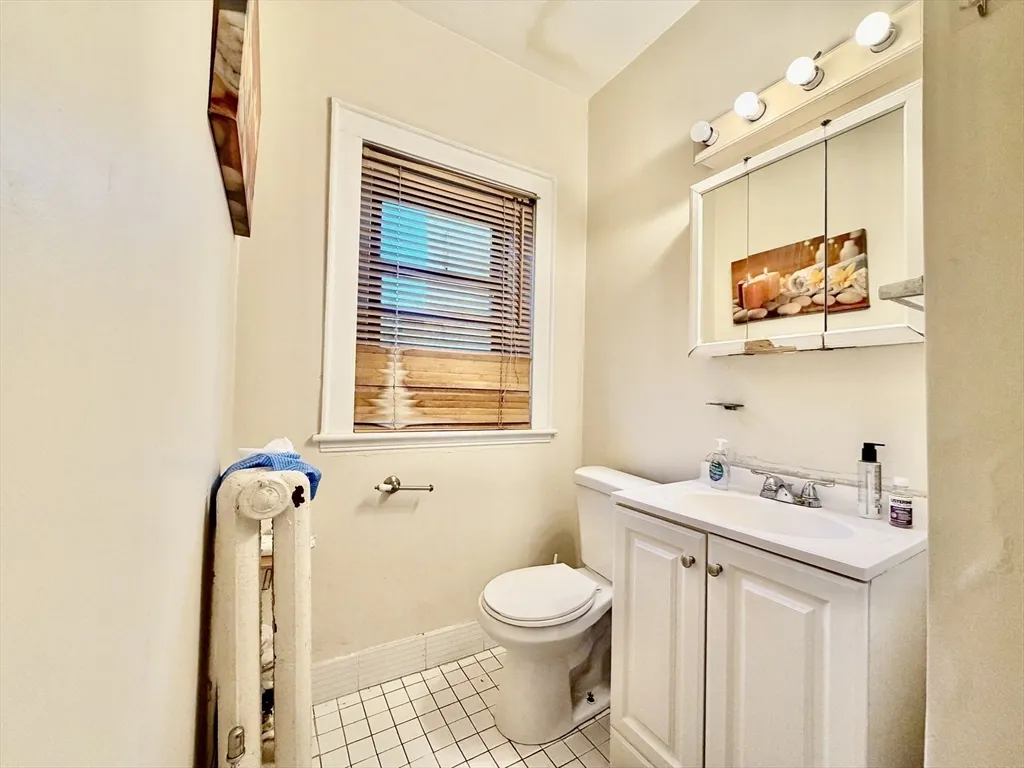 4 bed, 1 bath apartment for rent at 1468 Commonwealth Ave Unit 2, Brighton — photo 16 of 23