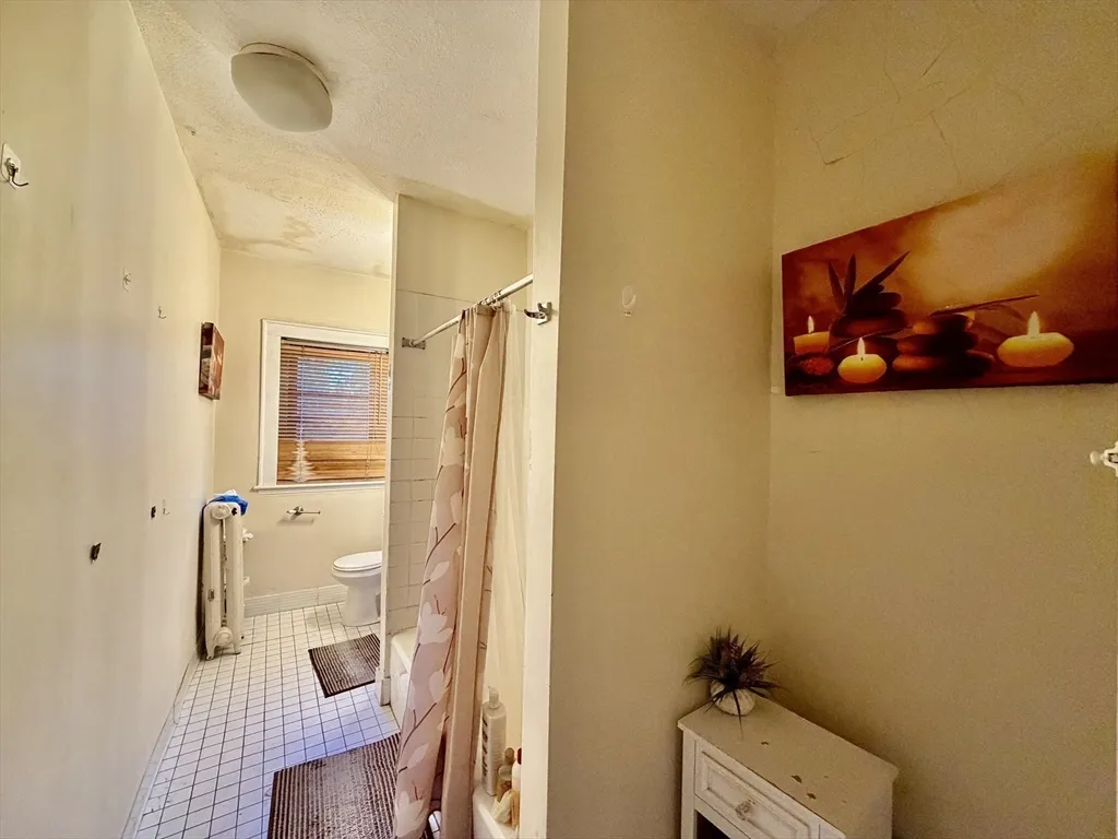 4 bed, 1 bath apartment for rent at 1468 Commonwealth Ave Unit 2, Brighton — photo 17 of 23