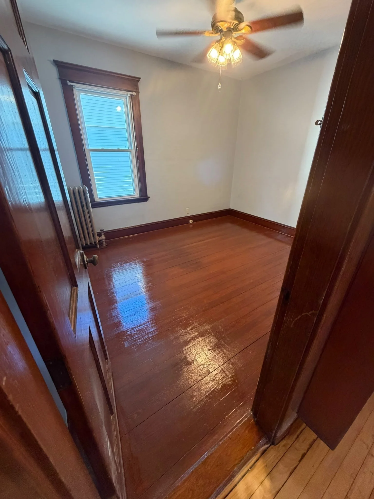 3 bed, 1 bath apartment for rent at 147-149 Clara Unit 1, South — photo 6 of 13