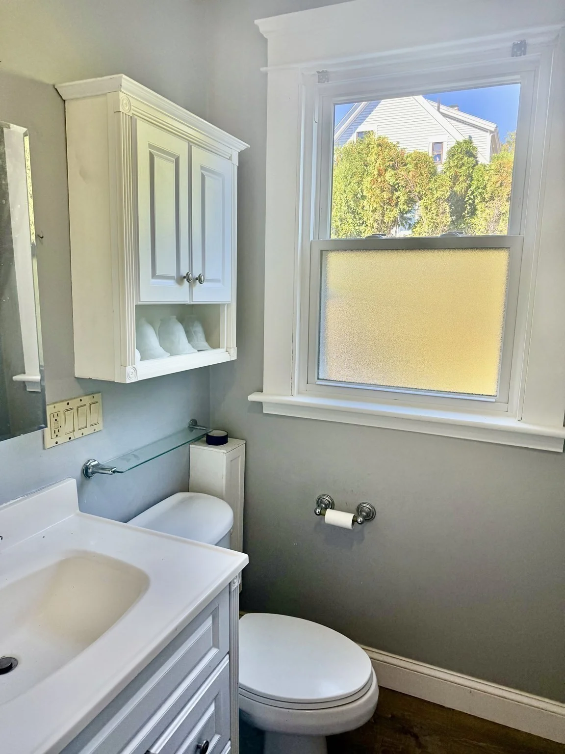3 bed, 1 bath apartment for rent at 147-149 Clara Unit 1, South — photo 9 of 13