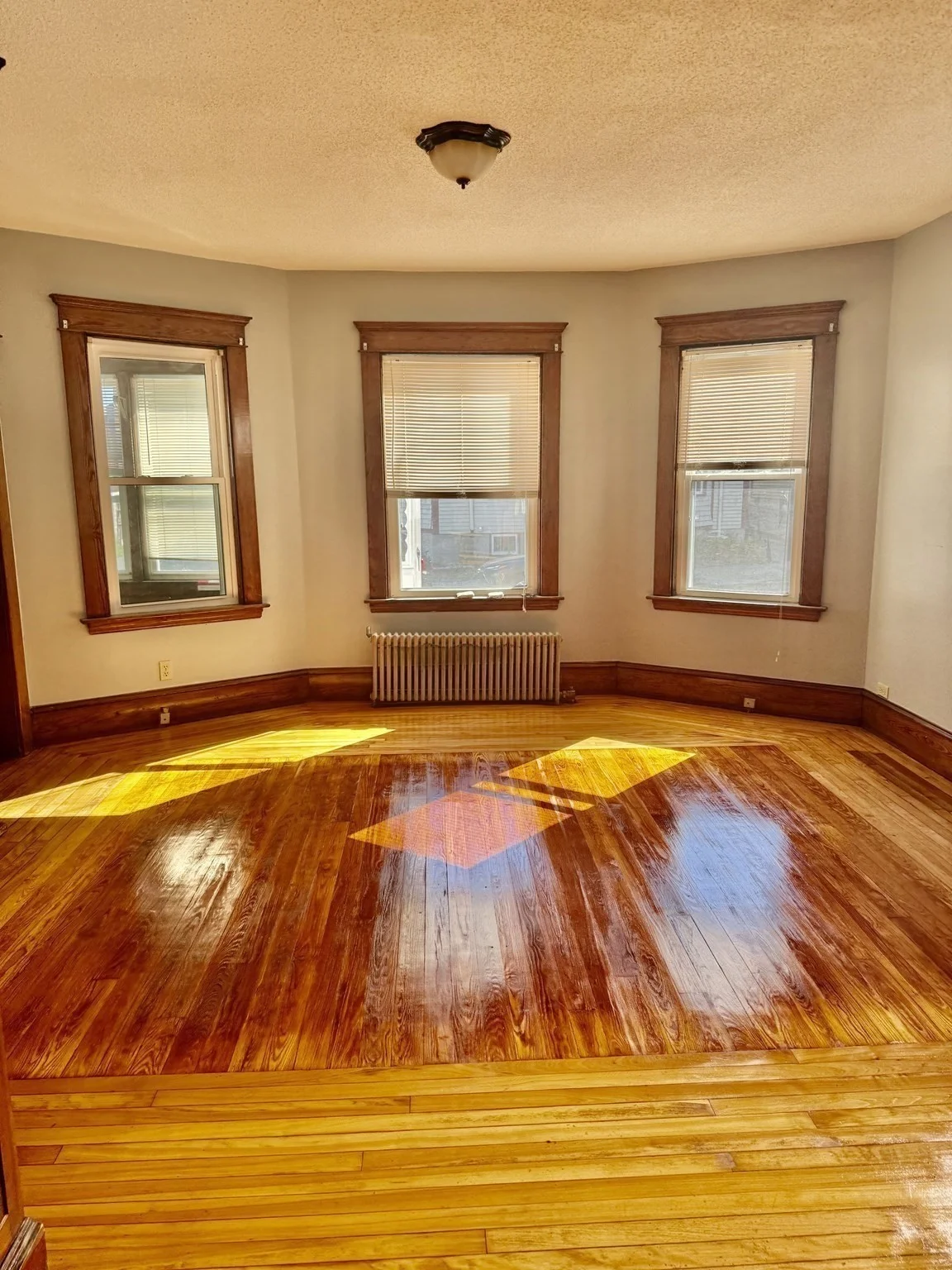 3 bed, 1 bath apartment for rent at 147-149 Clara Unit 1, South — photo 8 of 13