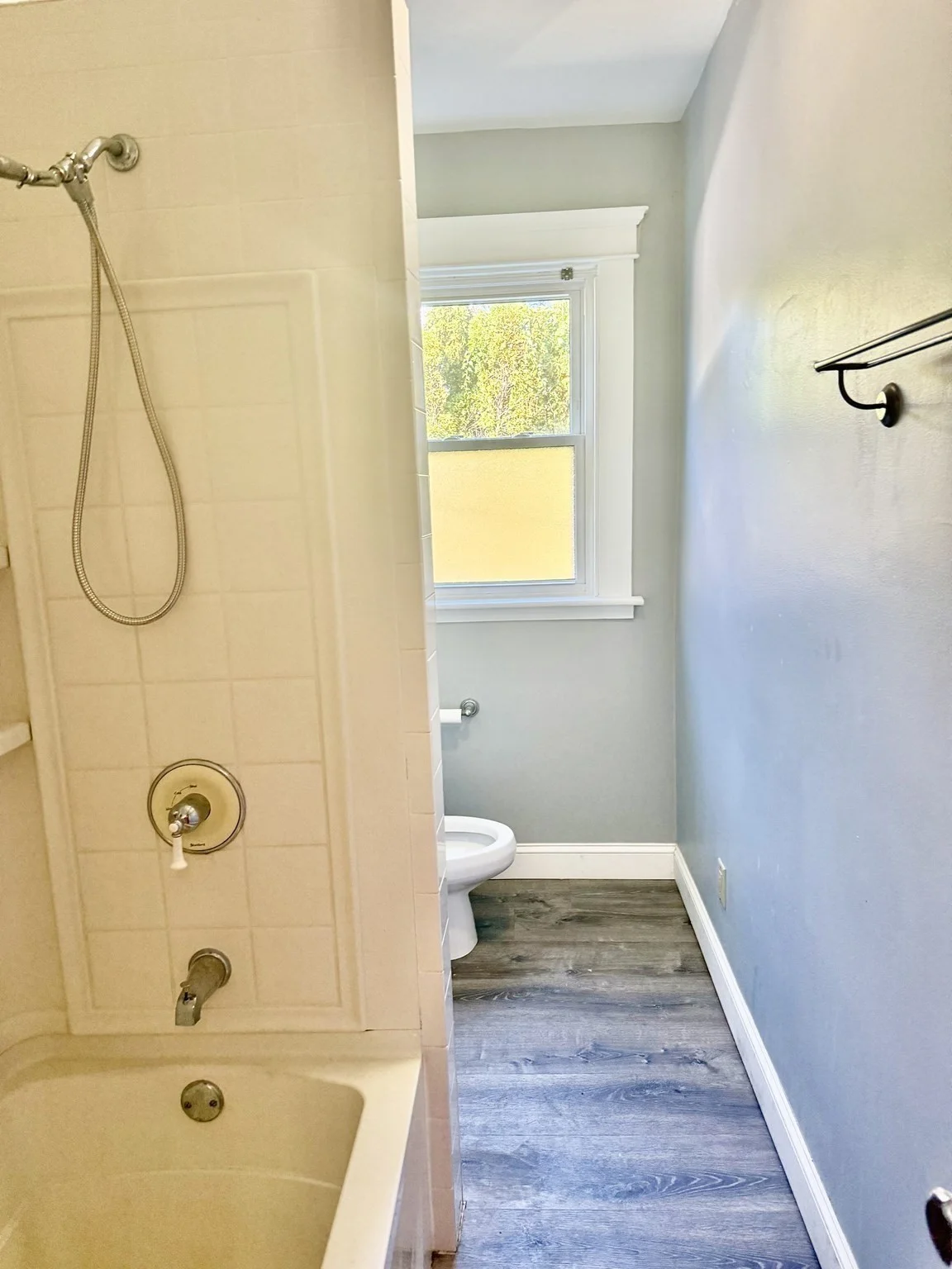 3 bed, 1 bath apartment for rent at 147-149 Clara Unit 1, South — photo 11 of 13
