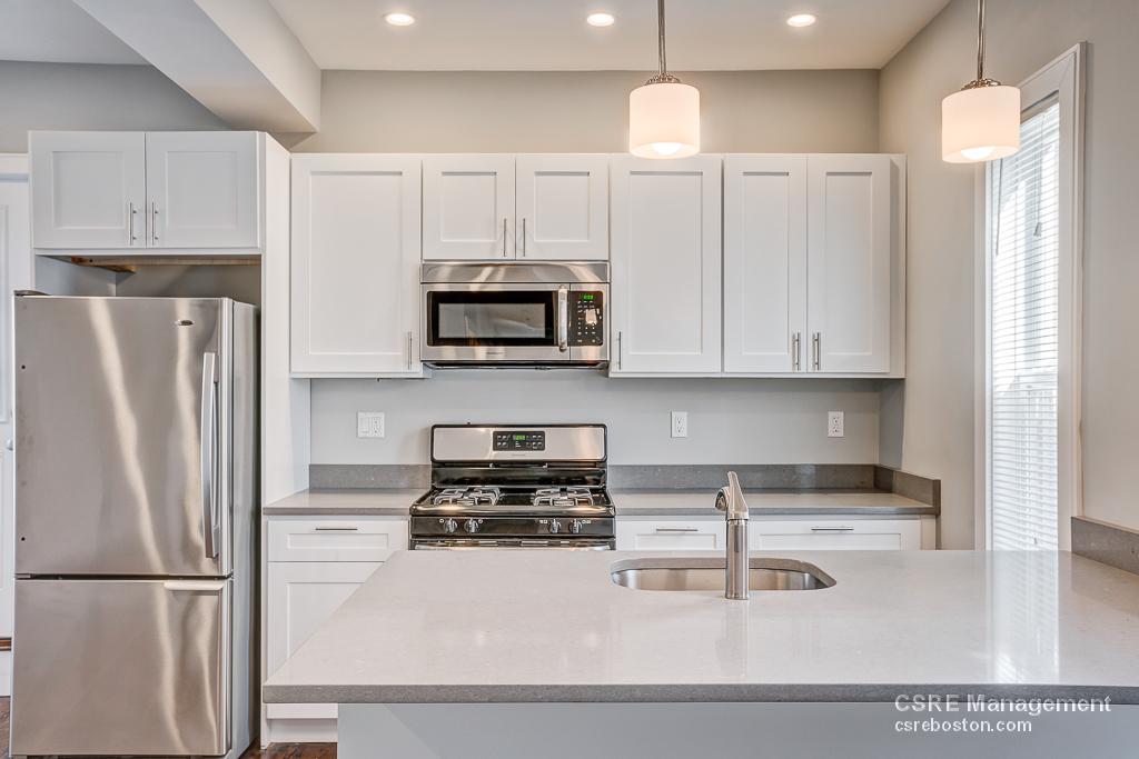 5 bed, 2 bath apartment for rent at 147 Boston St Unit 1, Dorchester — photo 2 of 9