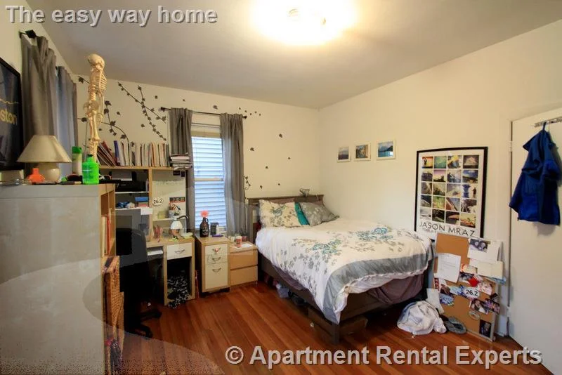 3 bed, 1 bath apartment for rent at 147 Columbia St Unit 2L, Central Square — photo 4 of 16
