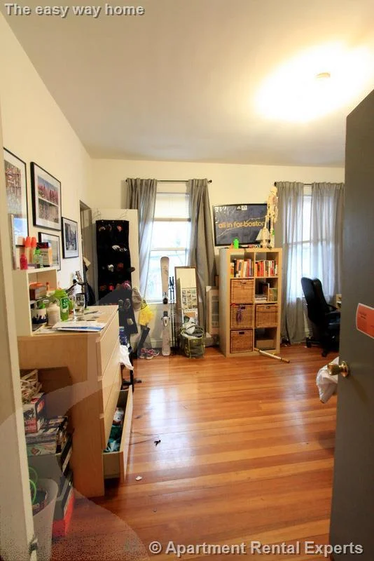 3 bed, 1 bath apartment for rent at 147 Columbia St Unit 2L, Central Square — photo 5 of 16