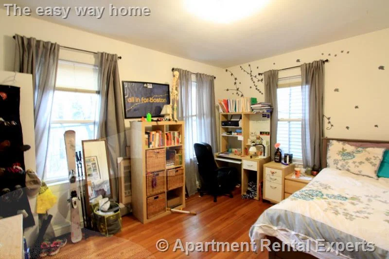 3 bed, 1 bath apartment for rent at 147 Columbia St Unit 2L, Central Square — photo 3 of 16