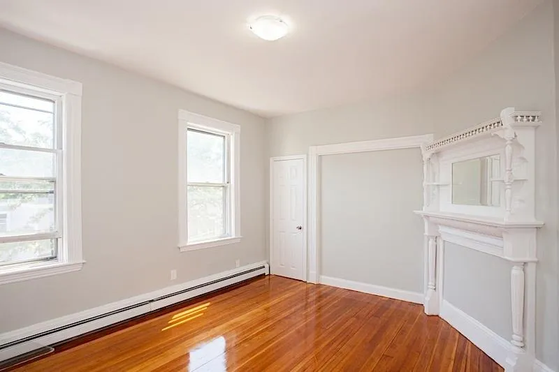3 bed, 1 bath apartment for rent at 147 Columbia St Unit 2L, The Port