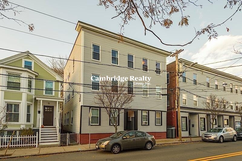3 bed, 1 bath apartment for rent at 147 Columbia St Unit 2T, The Port — photo 5 of 5