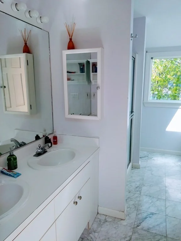 3 bed, 2 bath apartment for rent at 147 Cushing St Unit 2, Strawberry Hill — photo 7 of 20
