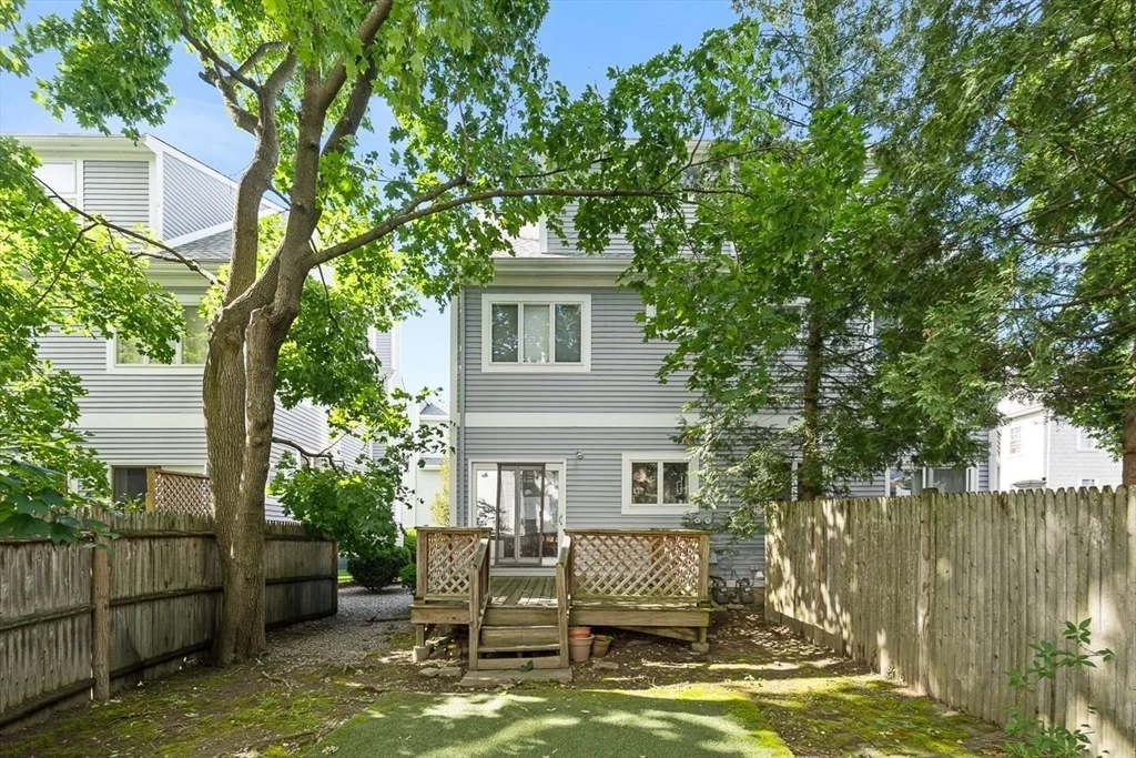 3 bed, 2 bath apartment for rent at 147 Cushing St Unit 2, Strawberry Hill — photo 15 of 20