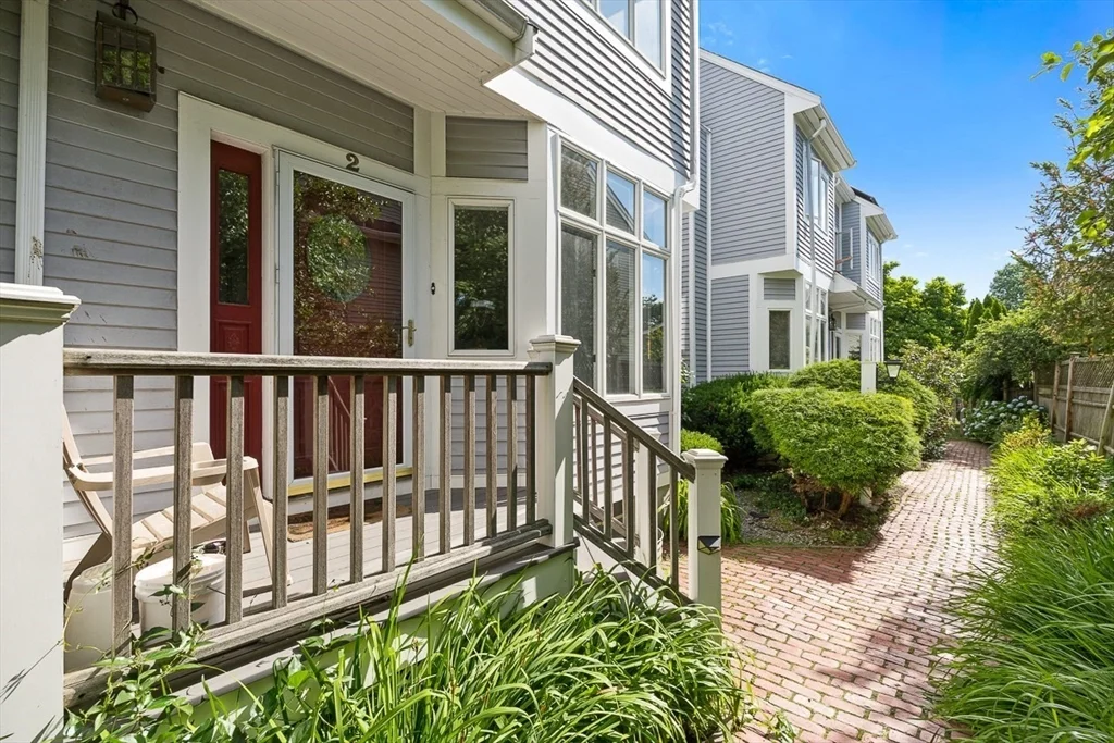 3 bed, 2 bath apartment for rent at 147 Cushing St Unit 2, Strawberry Hill — photo 1 of 20