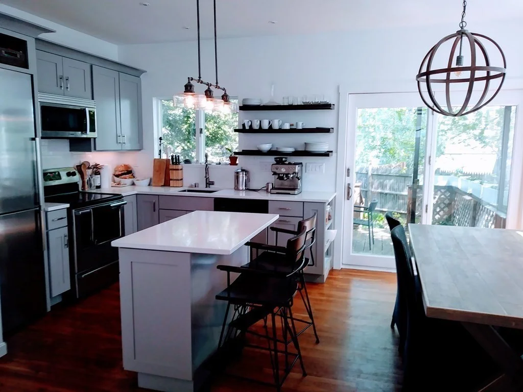 3 bed, 2 bath apartment for rent at 147 Cushing St Unit 2, Strawberry Hill — photo 2 of 20