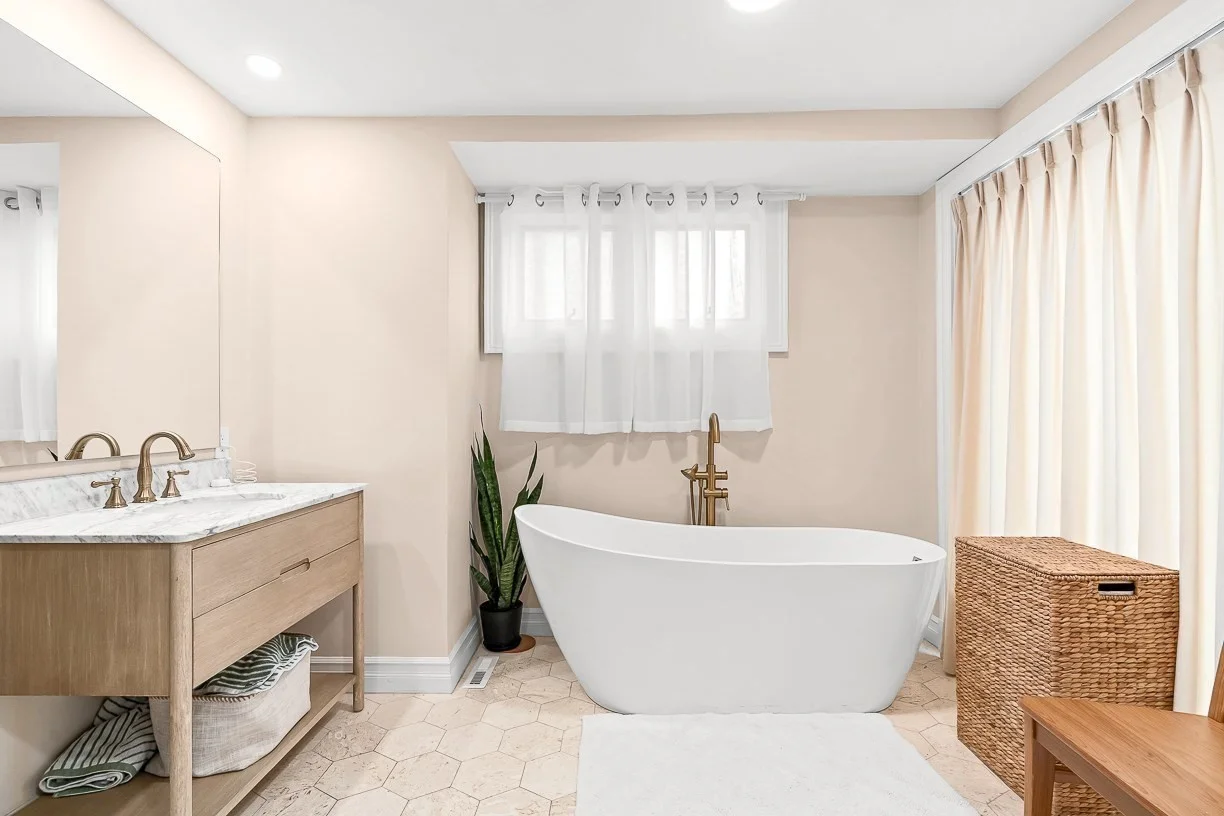 2 bed, 2 bath apartment for rent at 147 Cushing St Unit 5, Strawberry Hill — photo 18 of 27