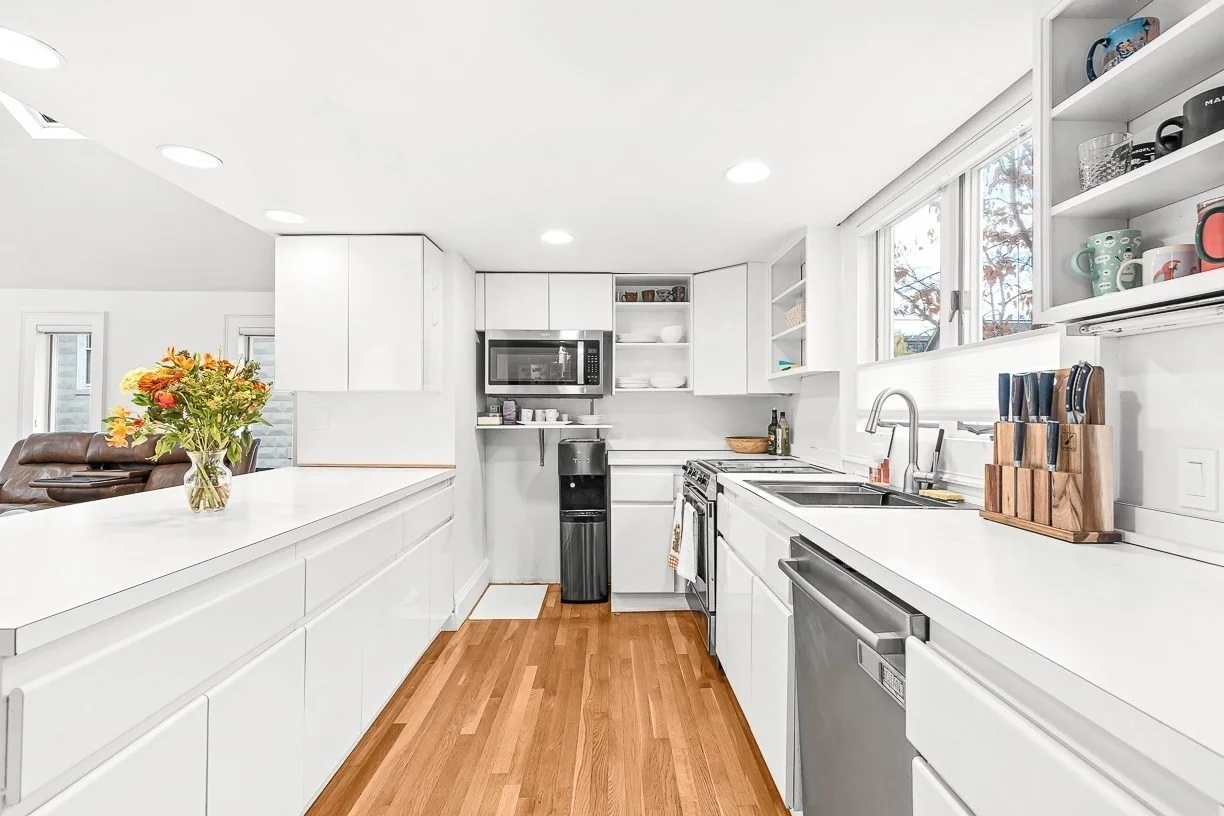 2 bed, 2 bath apartment for rent at 147 Cushing St Unit 5, Strawberry Hill — photo 6 of 27
