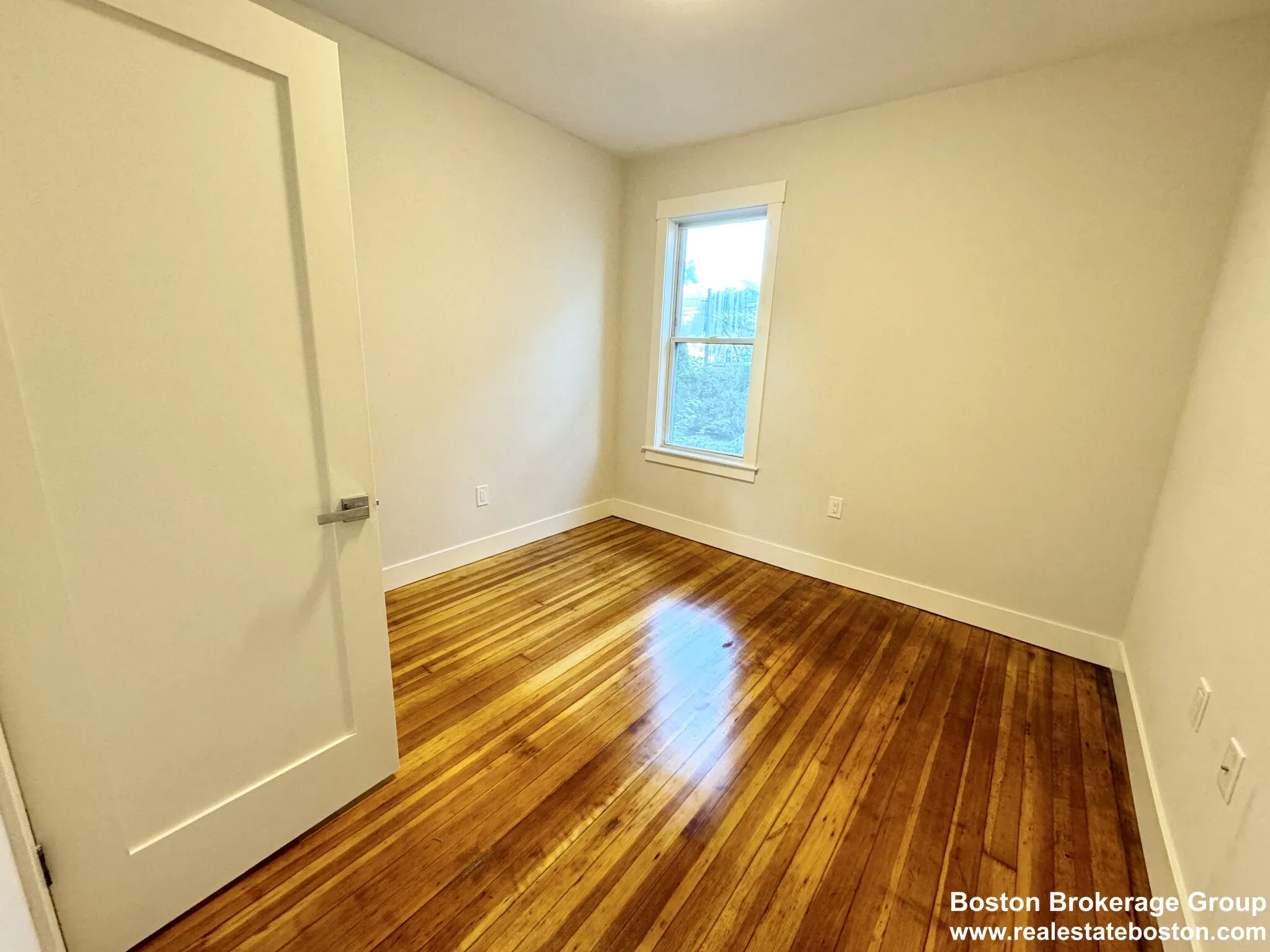 4 bed, 2 bath apartment for rent at 147 East Cottage St Unit 1F, Dorchester — photo 5 of 7