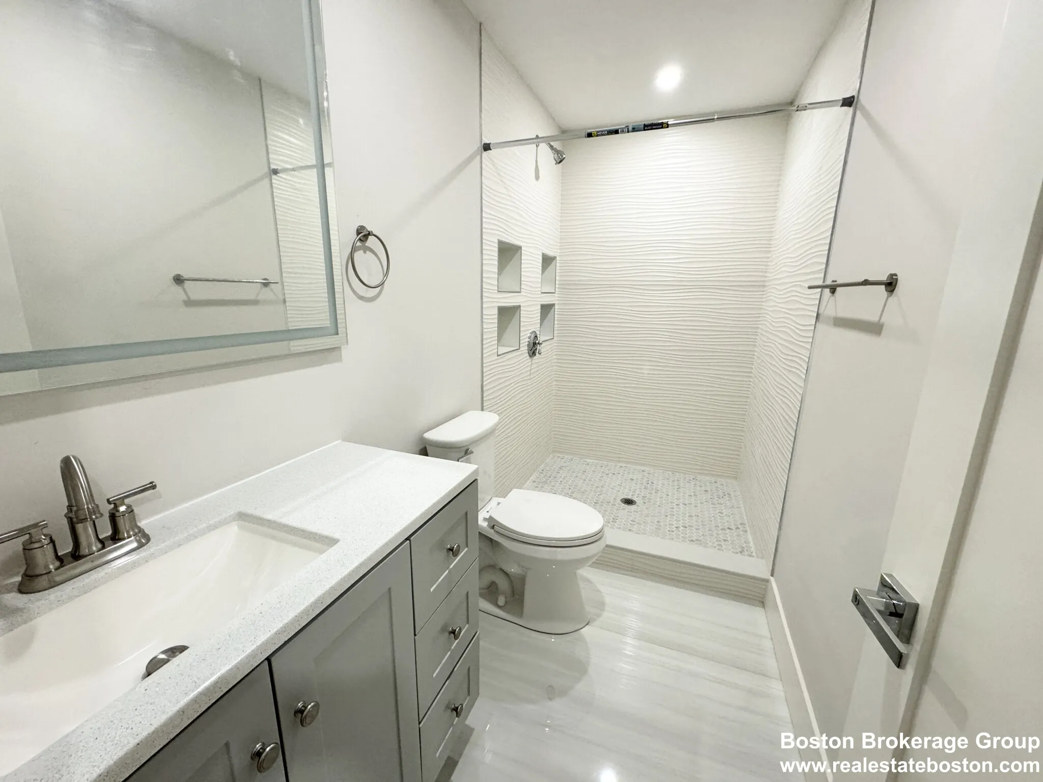 4 bed, 2 bath apartment for rent at 147 East Cottage St Unit 1F, Dorchester — photo 6 of 7
