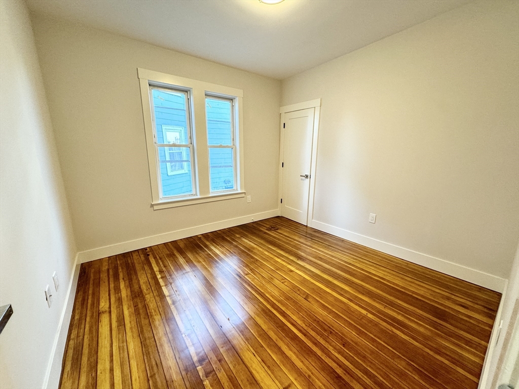 4 bed, 2 bath apartment for rent at 147 East Cottage Unit 1, Dorchester — photo 4 of 7