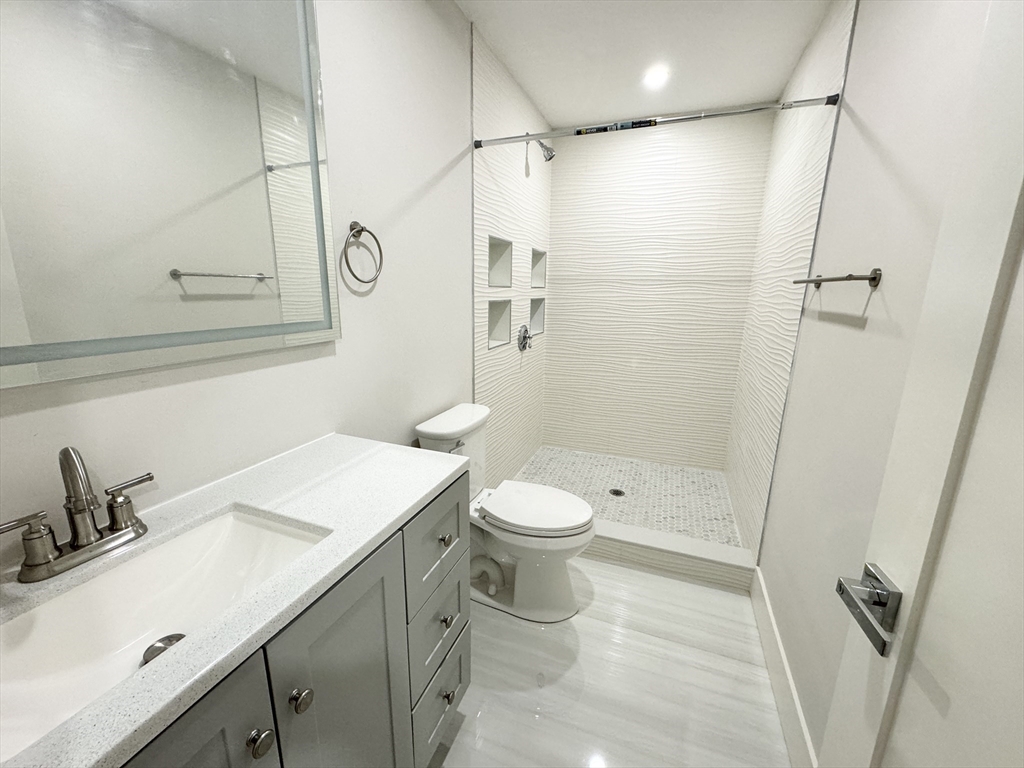 4 bed, 2 bath apartment for rent at 147 East Cottage Unit 1, Dorchester — photo 6 of 7