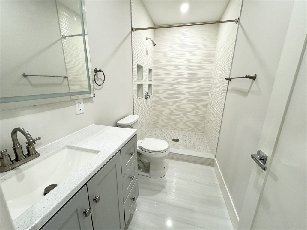 4 bed, 2 bath apartment for rent at 147 East Cottage Unit 2, Dorchester — photo 6 of 7
