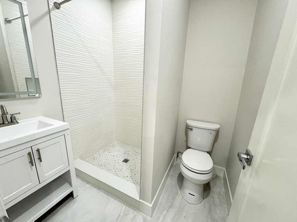 4 bed, 2 bath apartment for rent at 147 East Cottage Unit 2, Dorchester — photo 7 of 7