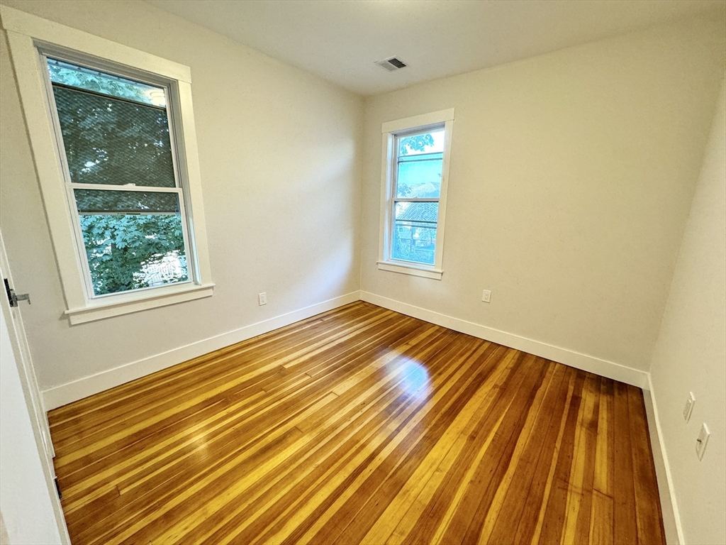 4 bed, 2 bath apartment for rent at 147 East Cottage Unit 2, Dorchester — photo 5 of 7