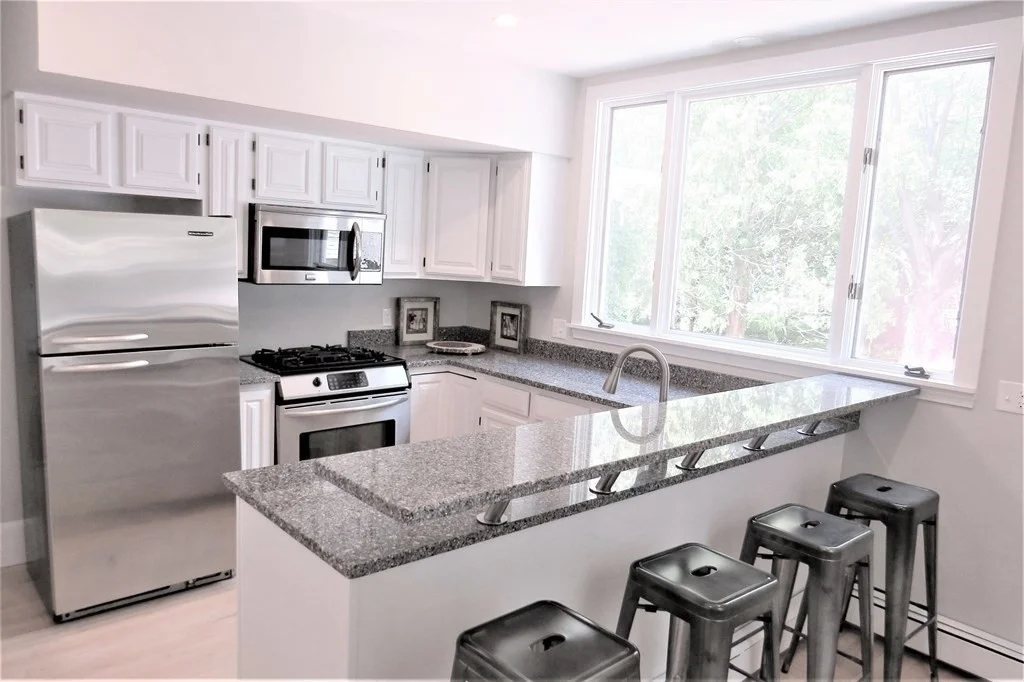 5 bed, 3 bath apartment for rent at 147 Ellison Park, Waltham — photo 2 of 8