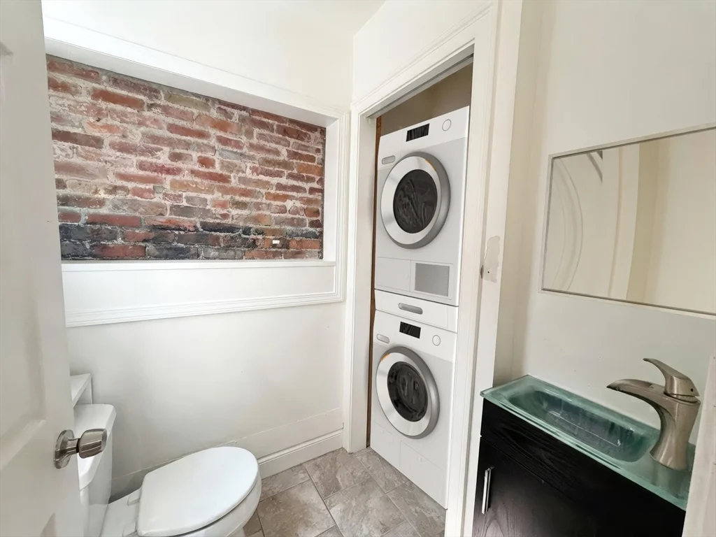 2 bed, 1 bath apartment for rent at 147 Everett St Unit 2, East Boston — photo 10 of 12